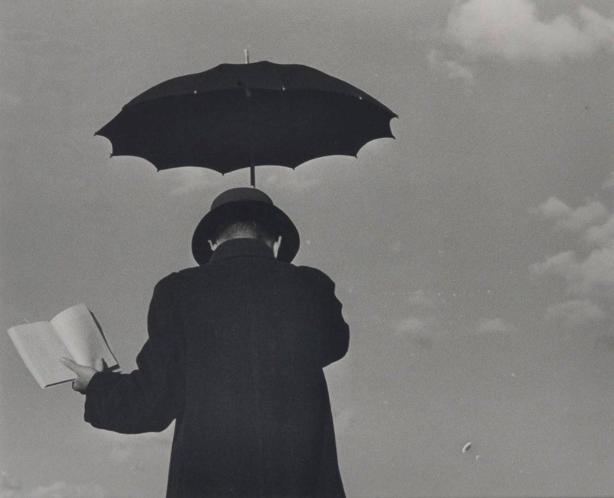 « De ceux à qui le monde ne suffit pas : les saints, les conquérants, les poètes et tous les amateurs de livres. » Joseph Joubert (1754-1824), Pensées, jugements et notations, José Corti, 1989 / Photo © Shoji Ueda