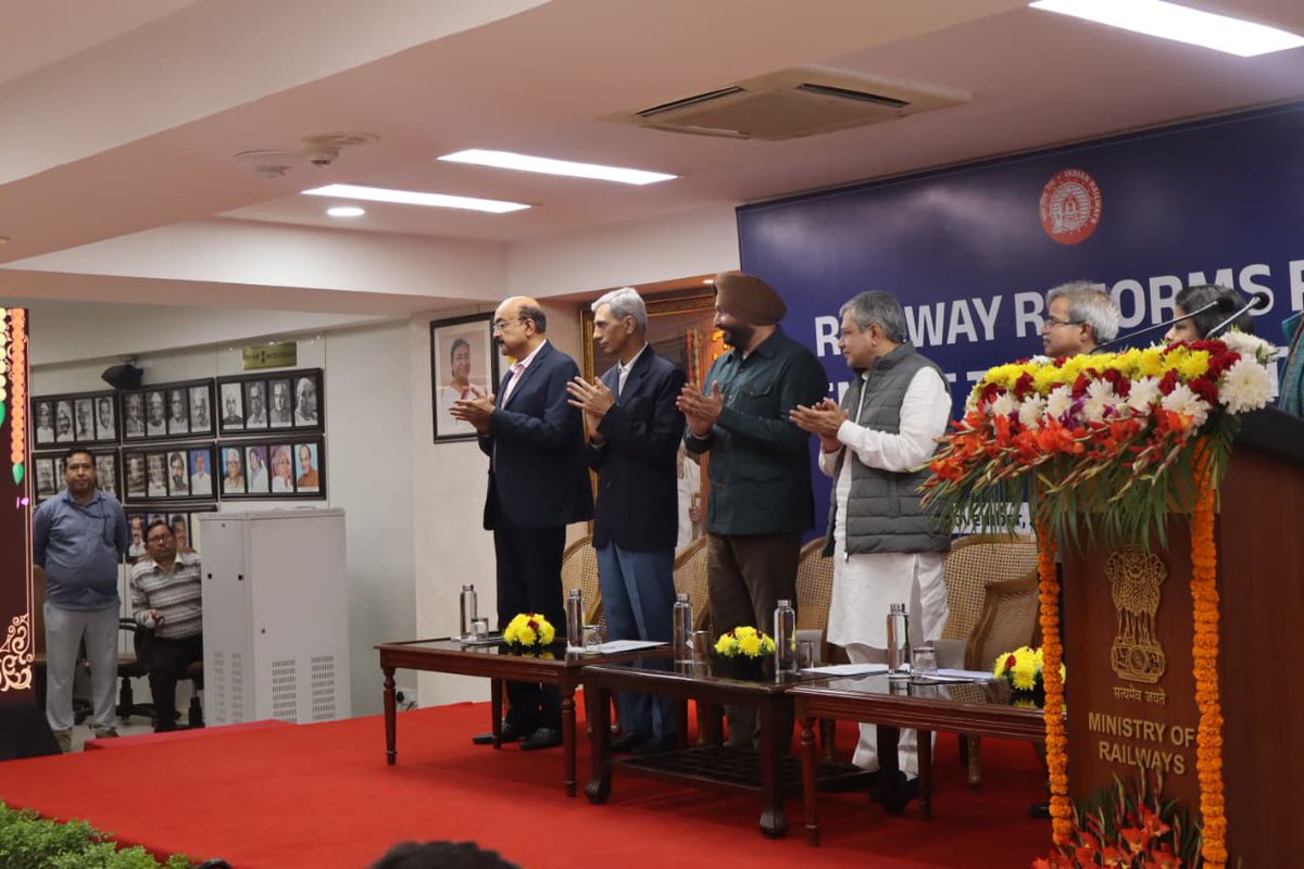 Hon’ble MR Shri <a href="/AshwiniVaishnaw/">Ashwini Vaishnaw</a> launched the rationalization of Freight for Bulk Cement in Tank Containers and policy for Bulk Cement Terminals at Rail Bhawan, New Delhi, as part of revised Railway Reforms for Cement Transportation.