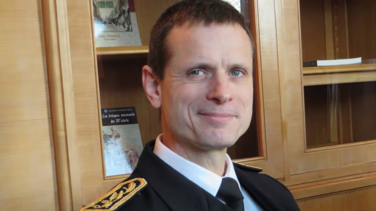 Notre collectif salue la désignation de M. Jacques Witkowski, notre nouveau préfet.

Il incarnera dans les mois et années à venir la République, sur un territoire qui en a absolument besoin. Nous comptons sur lui pour affirmer la force de l’Etat !