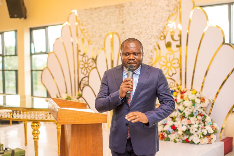 #JEUNESSE: Aux côtés d’autres panélistes dont le Prof. <a href="/OfficielOnoya/">Patrick ONOYA Officiel</a> ns avons entretenus ven. 14|112025 les jeunes sur les défis du système éducatif et d formation face à l’innovation d la jeunesse congolaise.

Conférence initiée par l’UJECS dirigée par Patrick BOLONGO.