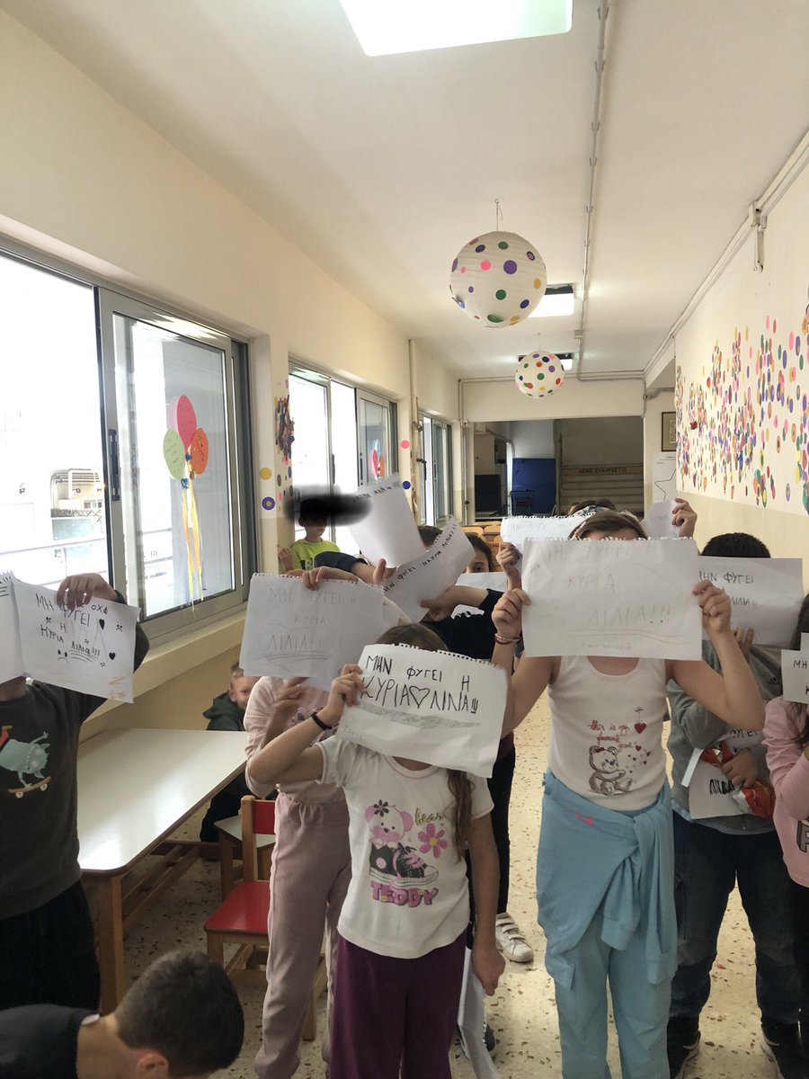 lilia_mer's tweet image. δένονται μαζί σου…Αυτό δεν το υπολογίζουν οι διοικούντες,είμαστε αριθμοί οι δάσκαλοι κ τα παιδιά. Στη μέση της χρονιάς συγχωνεύουν τμήματα για εξοικονόμηση πόρων …