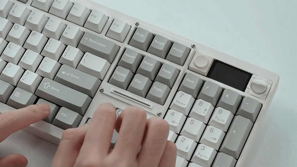 Chilkeykeeb's tweet image. Okay, are you as obsessed with these little details as we are? Or is it just us? 🤔

🎮chilkey.com/products/nd104…

#chilkey #ND104 #keyboard
#CustomKeyboard #MechanicalKeyboard