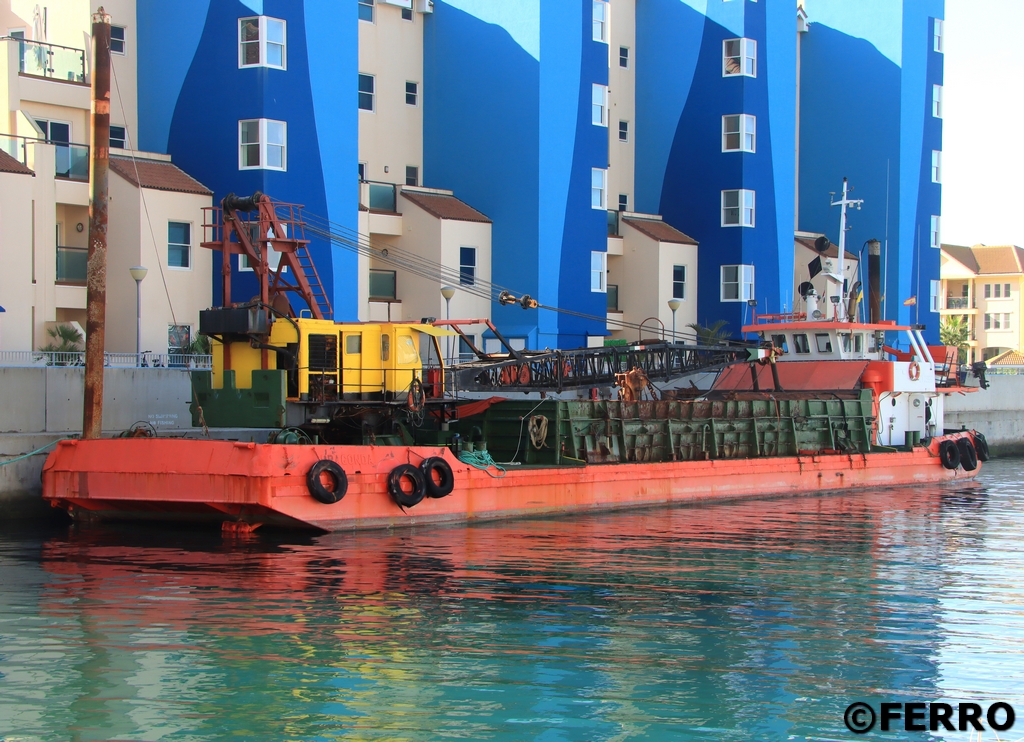 Gibdan1's tweet image. Dredger DRAGUE DANIEL L in Gibraltar #shipsinpics #ships #shipping #shipspotting