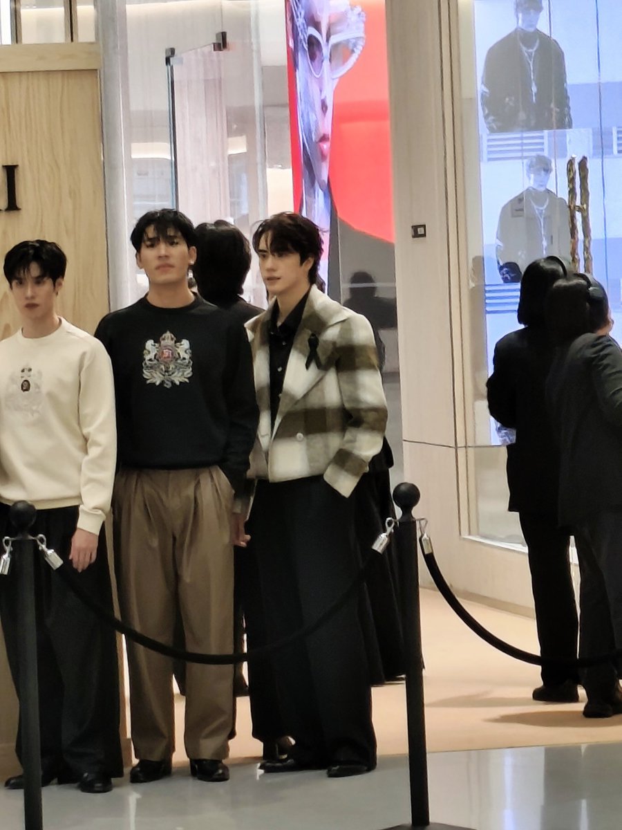 ตัวเล็กตัวน้อย
#TEeThanapon
#ตี๋ธนพล