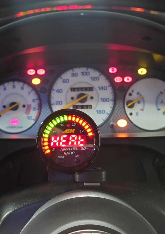 今年は見た目あんまり変えられなかったな💦

変えたところと言えば
・マフラーワンオフ
・アンダーネオン
・戸田カムプーリー
・LINK化

他は
・ドライブシャフト交換
・バルブステムシール交換
・デスビの所のセンサー交換
・燃料配管見直し