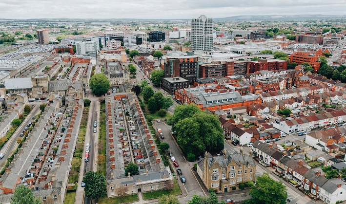 Swindon takes first step towards joining mayoral strategic authority - would be led by a directly elected mayor  insidermedia.com/news/south-wes…