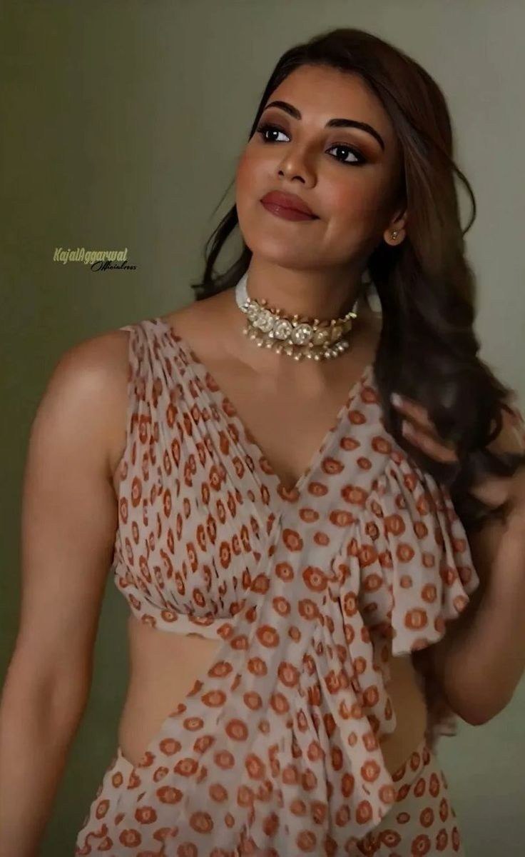 Hot Girl Kajal Agarwal In Blue | iiQ8 Beautiful Actress KajalAggerwal A Complete Biography, Facts, Profile & FAQ