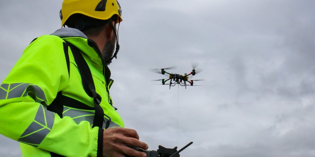 L’Office fédéral de l’aviation civile (OFAC) a délivré au TCS une autorisation d'exploitation élargie permettant l’utilisation de drones de transport de charges également dans les zones densément peuplées. En savoir plus 👉 brnw.ch/transport_par_…

#myTCS #TouringClubSuisse