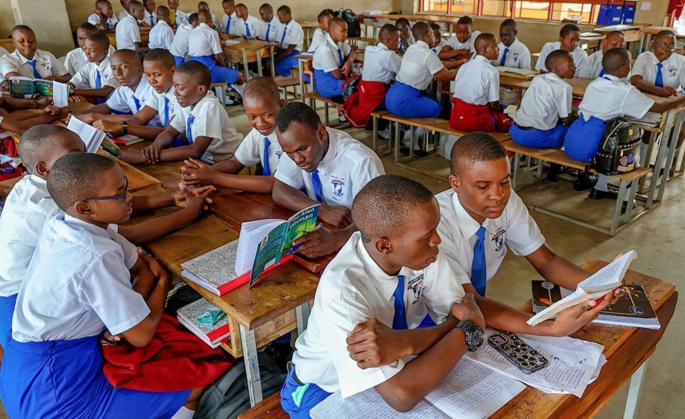 MuzzaHigh's tweet image. Discover the exceptional study environment at Muzza High School! With advanced classrooms and well-equipped science labs, our school nurtures learning. Muzza High ensures an enriching educational experience for all. #MuzzaHighSchool #LearningEnvironment #EducationExcellence