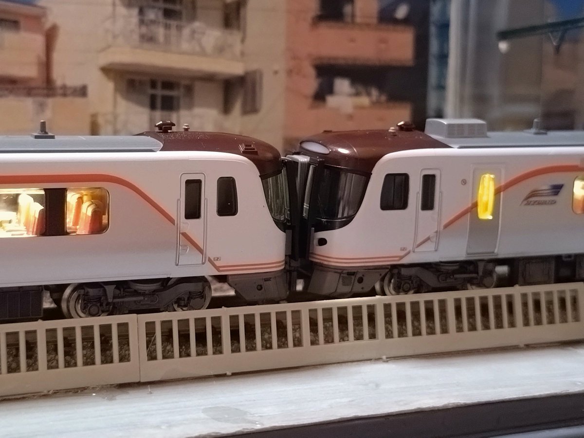 TOMIX HC85系 整備完了 中古車で、一部車両スミ入れ、TNカプラー化され