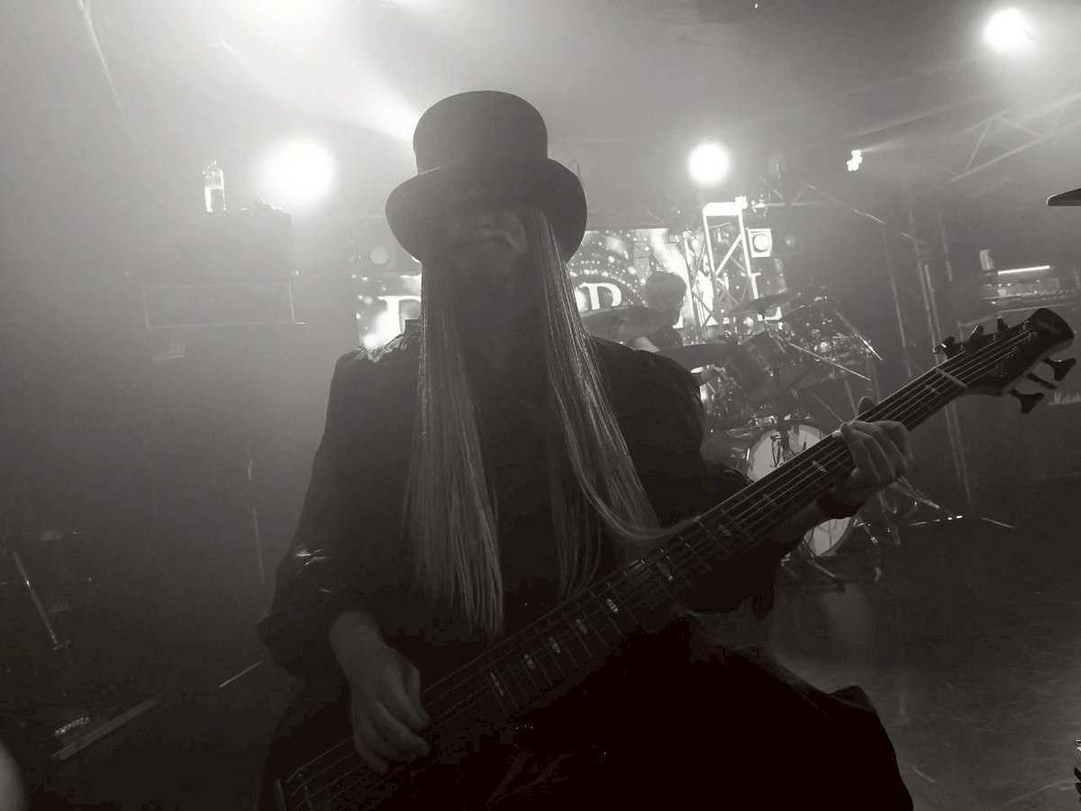 明日は晴れるらしい

今日より寒いらしいけど

いつの間にか冬らしいですな。