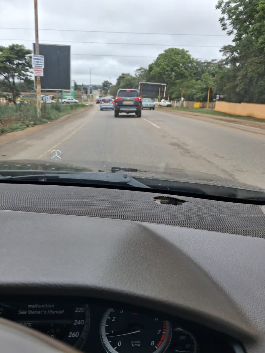 This morning, Tendai Biti, the current leader of the Constitution Defenders Forum (CDF), faced a dangerous situation while leaving home for work. A Land Cruiser with registration number AFR 8963 suddenly swerved toward his vehicle on Enterprise Road in Harare. To avoid a serious