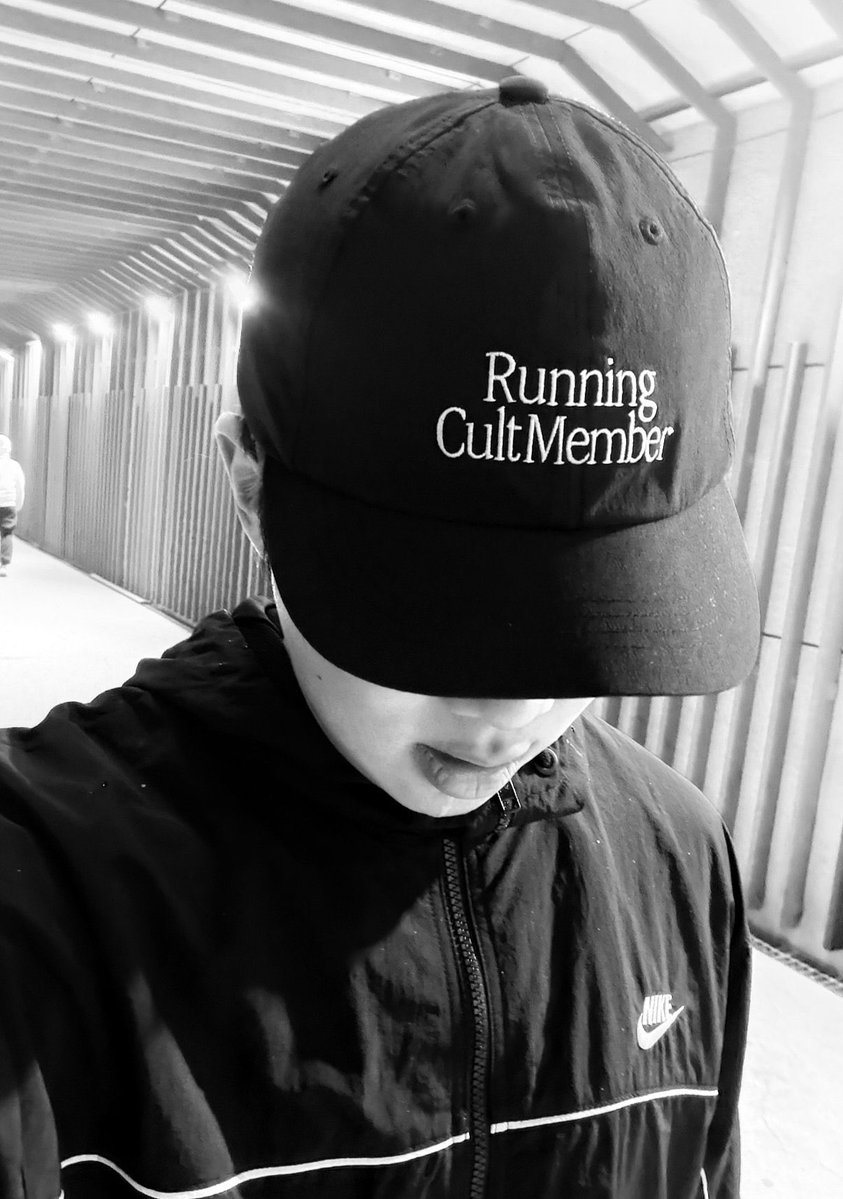 writingbyrkive's tweet image. Namjoon foi correr
Taehyung jogando banquete 

BTSers viciados em esportes e serem saudáveis 😙