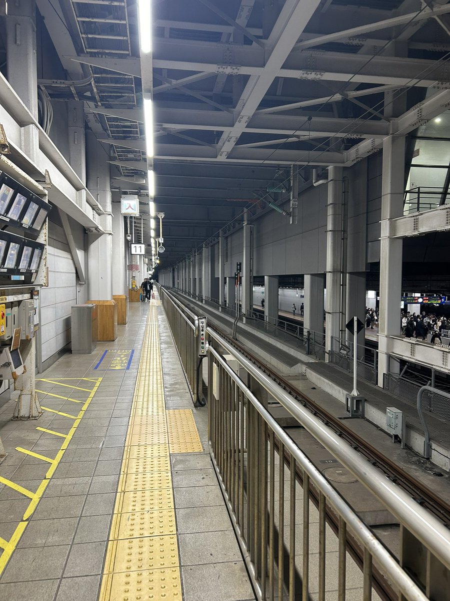 お昼のうどんがまだ残っていて、何も食べられません😢
ラーメン食べたかったけど、涙を飲んで撤退します🫡