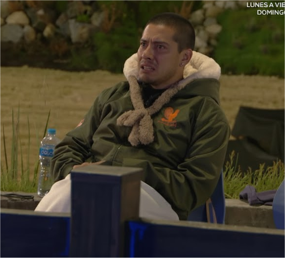 nadaqueveriento's tweet photo. Esta J con la realidad bien alterada se la pasó hablando en la madrugada pura mierda de Eleazar y Adame. Y muy celosa pasiva-agresiva con Sergio.  También habló mierda de Liz y de Fabiola. #LaGranjaVIP https://t.co/jiek5SM0ma