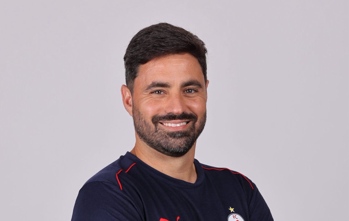 onlyswanss's tweet image. 🗒️ 𝗨𝗣𝗗𝗔𝗧𝗘:

Former Liverpool coach Vitor Matos is in advanced talks to become Swansea’s new manager.

[Pete O’Rourke]