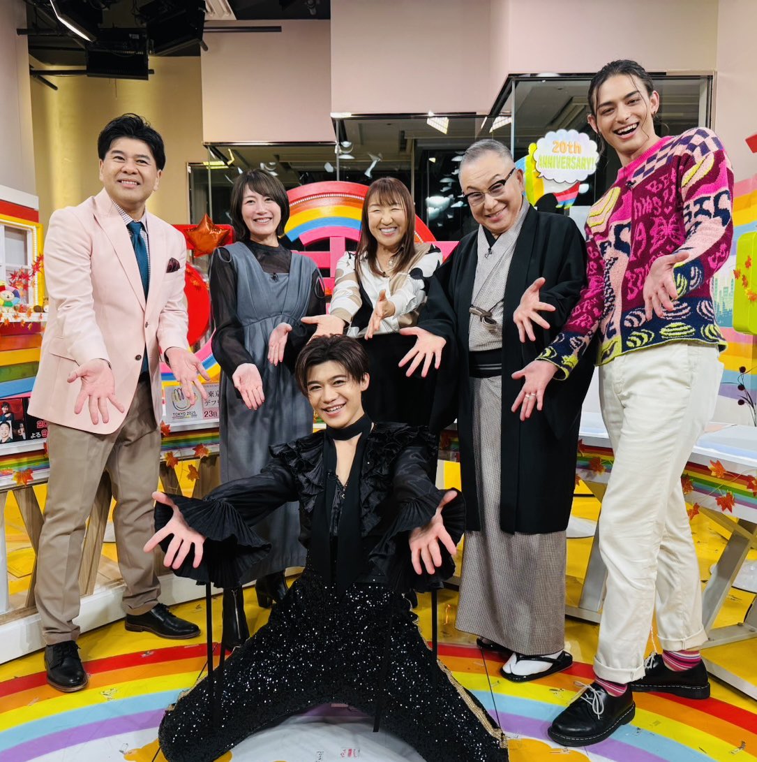 gojimu's tweet image. ホクホク♡キッチン🍽
今回はスパイシーハッシュポテトをクッキング🥔プレゼントはHPのプレゼントページからご応募できます🎁

新浜レオンさんがスタジオ生登場🎶
ずぶ濡れロケの過去を消さないでくださりありがとうございます😭
紅白歌合戦2年連続出場決定おめでとうございます🎊

#gojimu