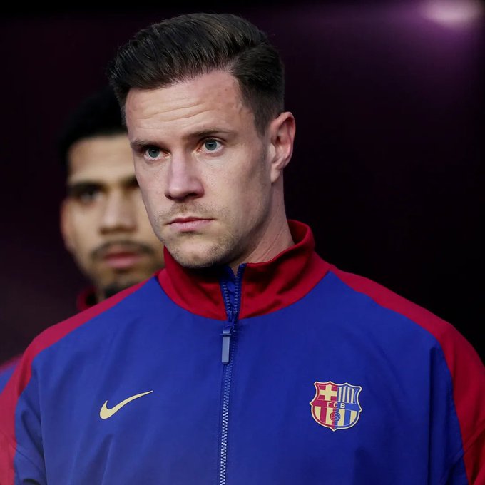 EPL_Gunlukleri's tweet image. 🧤Alman file bekçisi Marc-Andre ter Stegen ile ilgilenen kulüpler:

🔴 Manchester United
⚫ Beşiktaş

(Sport)