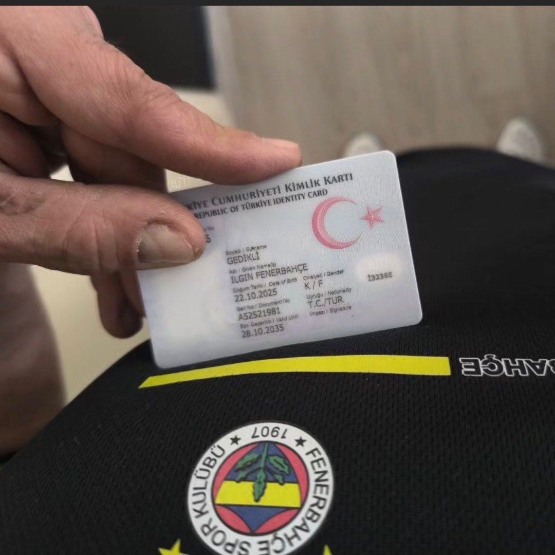 İzmir'de bir vatandaş, kızının ismini “Fenerbahçe” koydu.