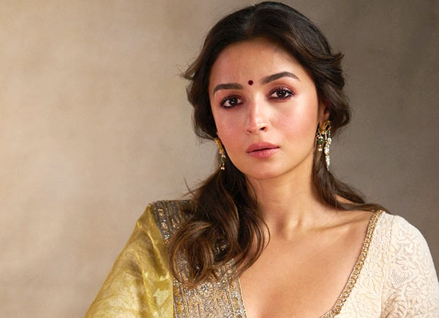 Memesociiety_'s tweet image. She is the most overrated actress in bollywood !!