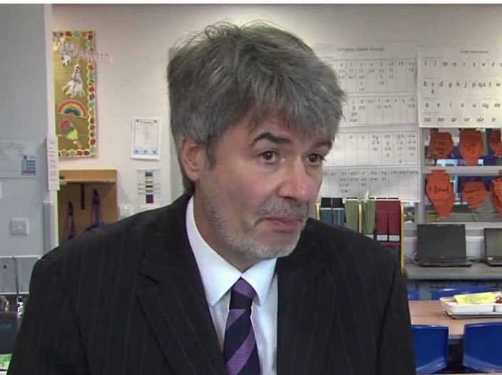 #DECP2026 Keynote Prof Julian Elliott on:
📚Differing views that EPs hold on what dyslexia is, how to define it &amp; whether the term is useful
💡 New scientific consensus &amp; revised definitions, recent guidance &amp; practical ways EPs can better support struggling readers
#twittereps