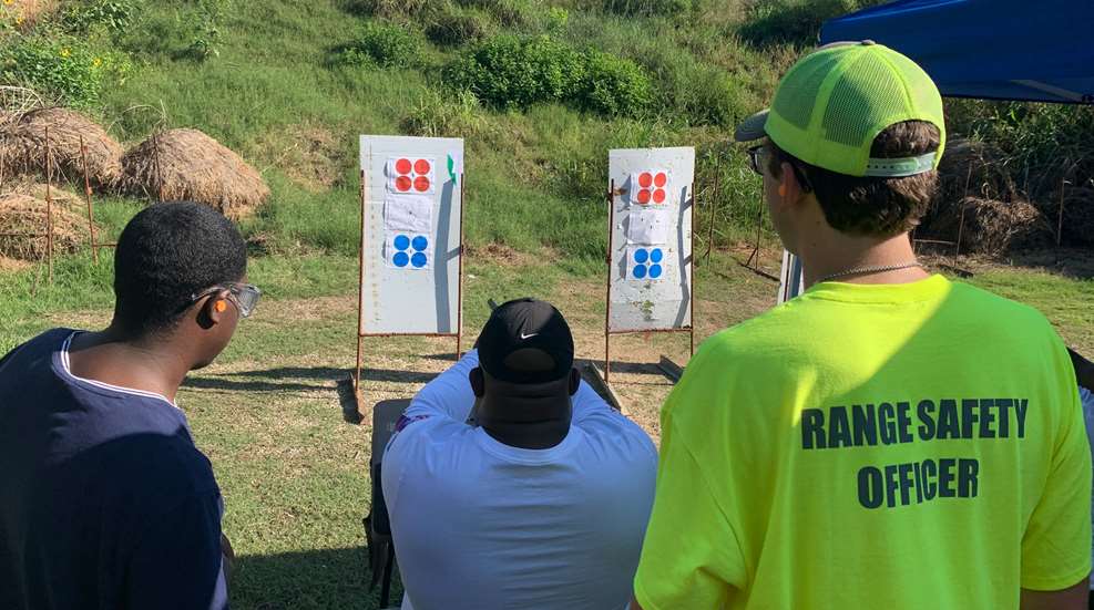 MMPGuns's tweet image. 4 Rules NRA Instructors Should Follow When Training Students - Don&apos;t stop with the the bare minimum when it comes to safety in the classroom. Go one step further and implement additional rules that apply to your location. #FirearmSafety #Instruction ow.ly/vUoM50XsT42