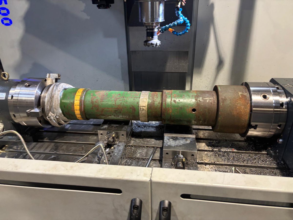 STYLECNCMachine's tweet image. Slomp Techniek is back at work on the STYLE BT 1500 with a 4th axle. Slomp is a full-service partner in both the Netherlands and Germany. How cool is this? 

When you have any questions about this machine or product, you can check the website: stylecncmachines.com/style-bt-1500-…