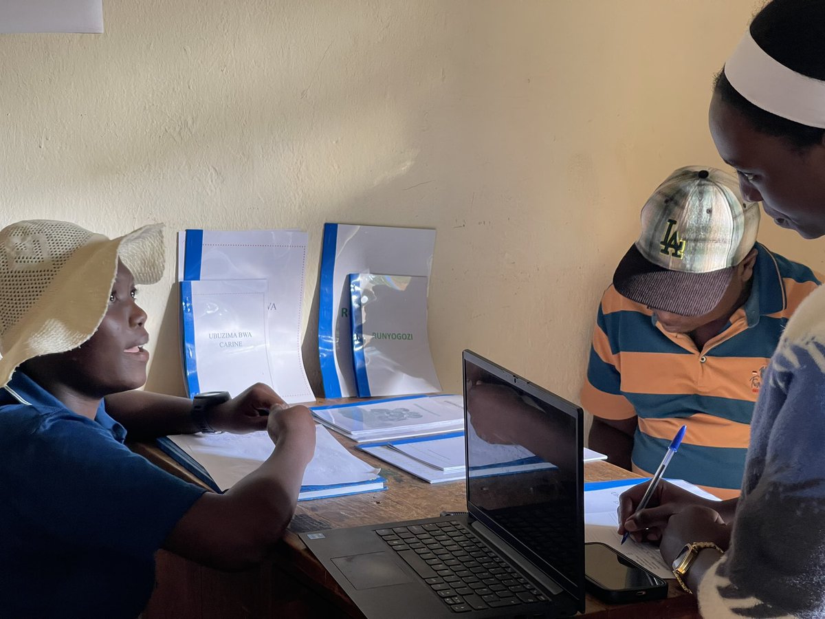 nyc_gakenke's tweet photo. umunsi wakabiri wo gusura ba rwiyemezamirimo bagaragaje imishinga yabo muri #Youthconnectaward2025 itsinda rigizwe n’umuhuzabikorwa wa @nyc_gakenke n’intumwa za @RwandaYouthArts Uyu munsi basuye abo mu mirenge ya #Cyabingo #Rusasa #Muzo & #Minazi https://t.co/kqITIwRAbO