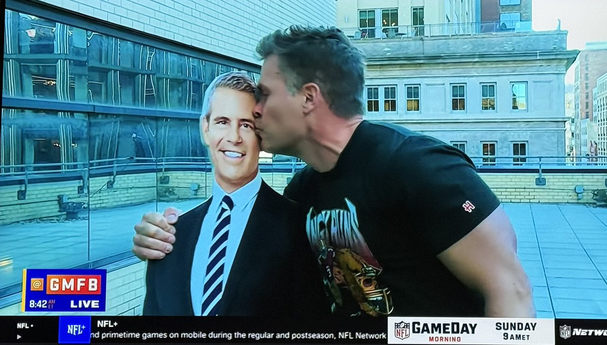 MrsTiddlesworth's tweet image. When my two worlds collide 🫶🏼 @Andy @KyleBrandt 
#gmfb #nflnetwork #wwhl #bravo