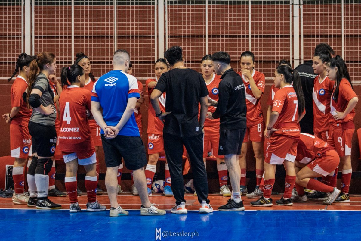 FutsalFemAAAJ's tweet image. #AAAJ 🏆 COPA FUTURO: IDA EN CASA

#ElSemilleroDelMundo 🌎 fue local en su debut de la Copa Futuro Oro ante 17 de Agosto.

📝 Estos fueron los resultados en la ida de los cuartos de final:

3ra: 1-3 👎
4ta: 2-4 👎
5ta: 1-0 👍
6ta: 1-2 👎

🔜 Vuelta: el sábado en Villa Pueyrredón.