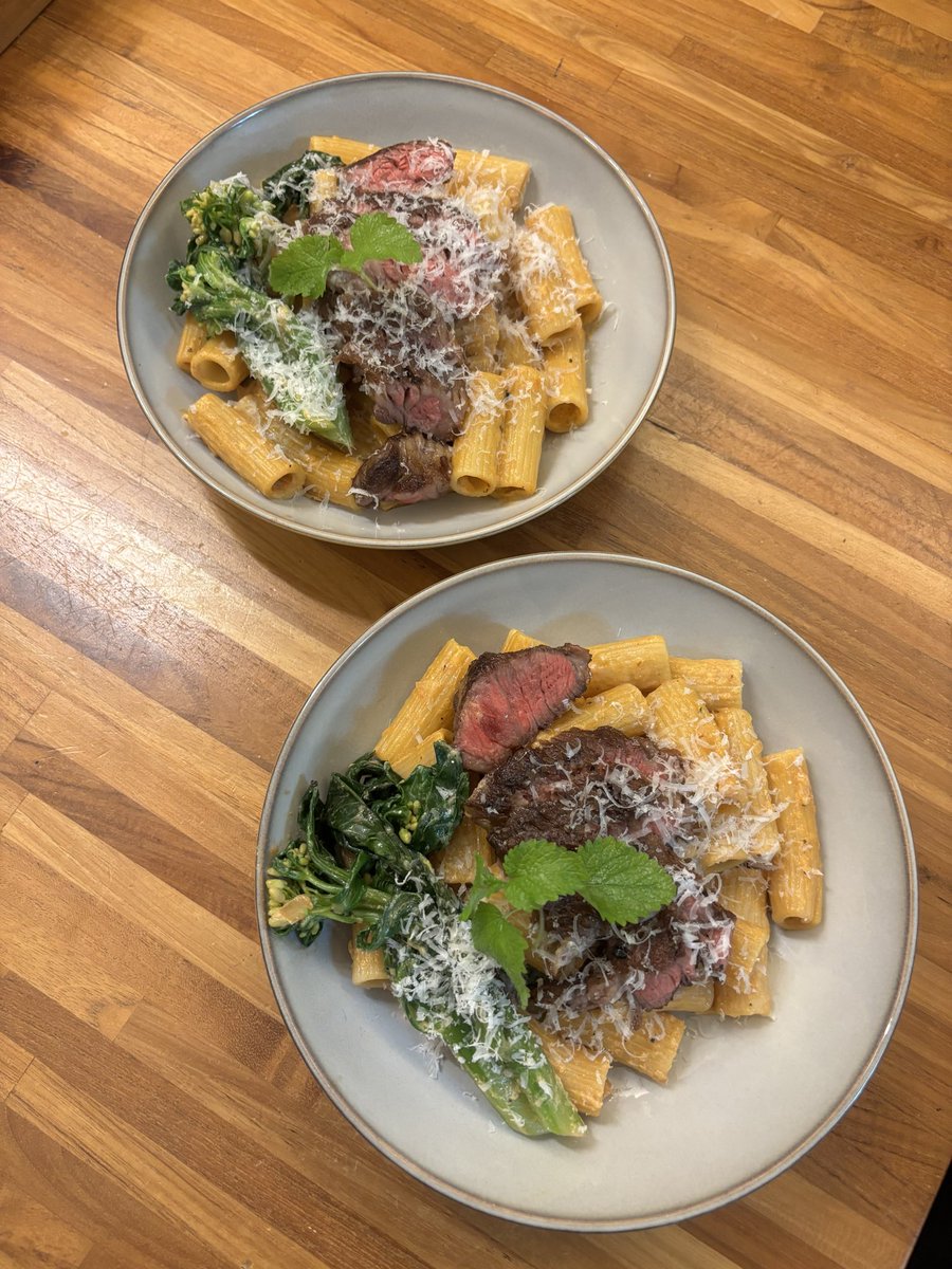 RB & Em （暫停聯誼 除了本來就有在聯絡的推友還會見面） tweet media