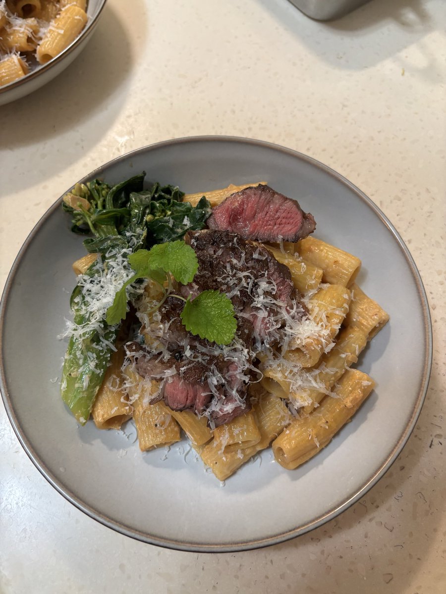 RB & Em （暫停聯誼 除了本來就有在聯絡的推友還會見面） tweet media