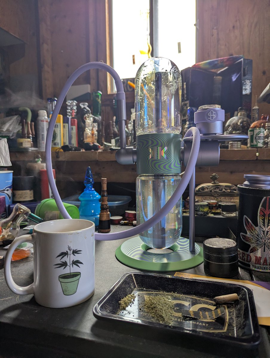 Good morning! Time for a new #coffee and #cannabis experience! ✌️💚🪴