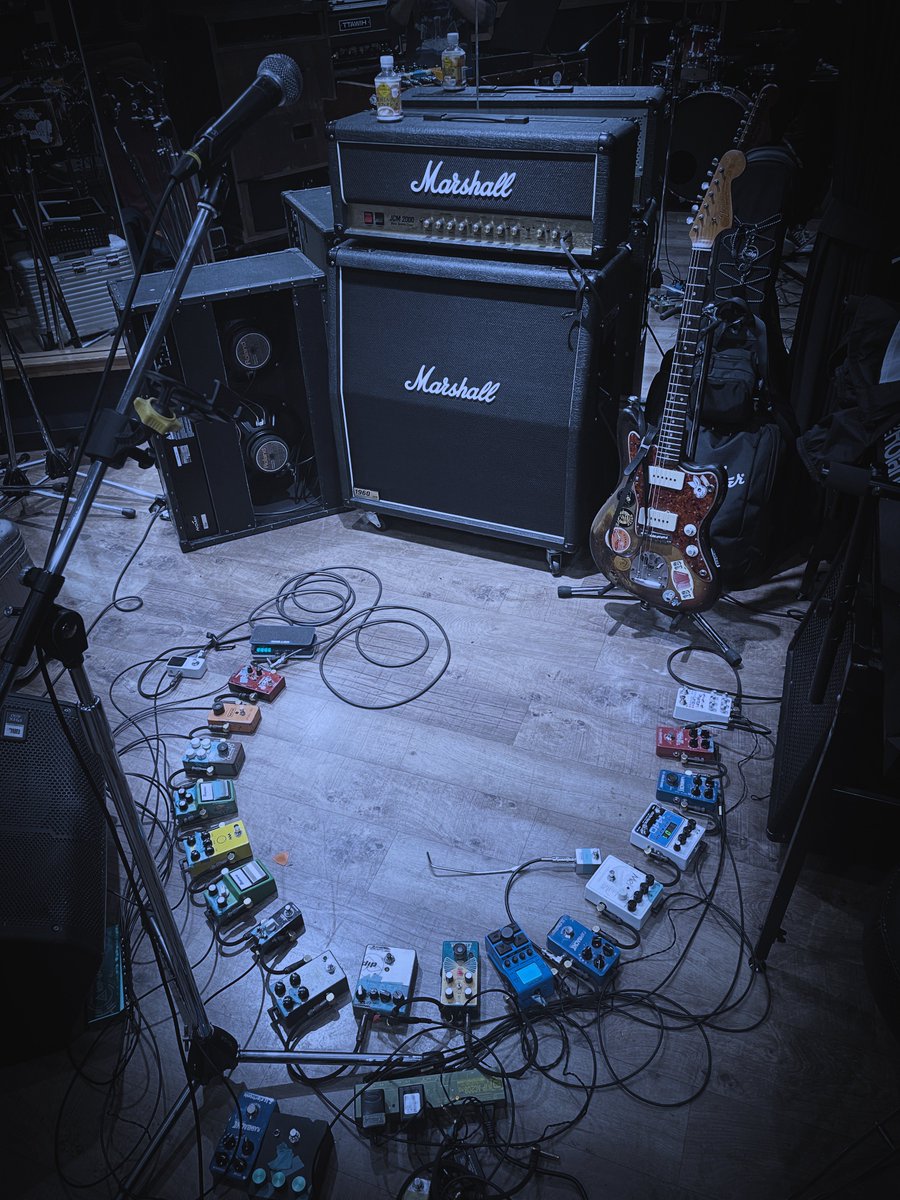 dip_official's tweet image. dip スタジオ。名古屋用の練習。他と半分以上セットリストが違うしベースレスだからどうなるかと思ったがいつもと違う良さが生まれた。ヤマ