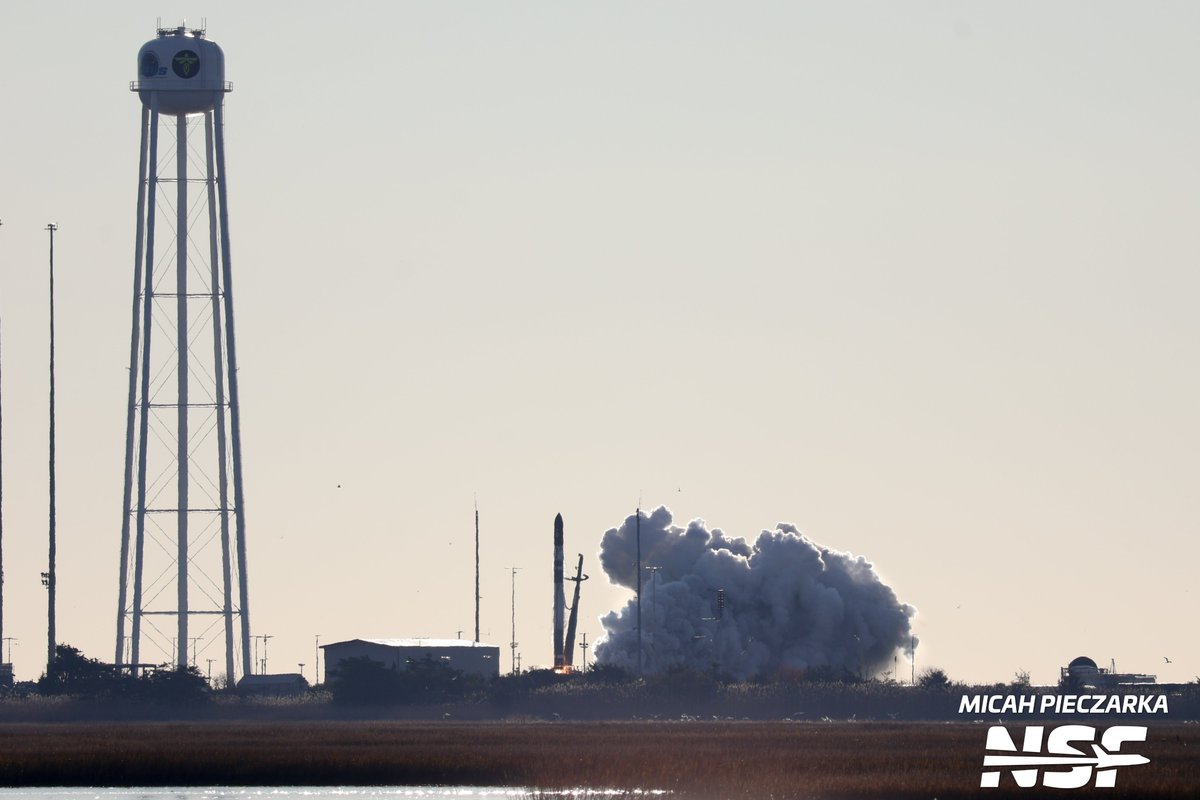 EShoreSpaceflt's tweet image. Successful Launch! 🚀

We had a beautiful launch of the Electron HASTE VAN mission this morning — liftoff right at 8:00 AM on the dot!

The rocket actually passed directly across the Sun, and a few photographers out there managed to capture the moment using solar filters —…