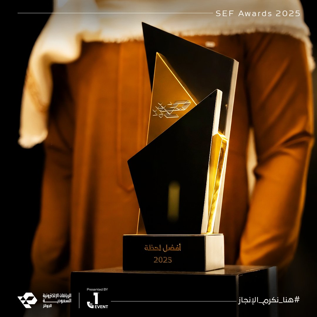 Saudi_Esports's tweet image. لحظاتٌ بقي صداها حيًّا، لتكون الأجدر بهذه الجائزة  🏆

شاركونا أفضل اللحظات التي تفوّقت في عام 2025 👇✨

#هنا_نكرم_الإنجاز | #SEFAwards