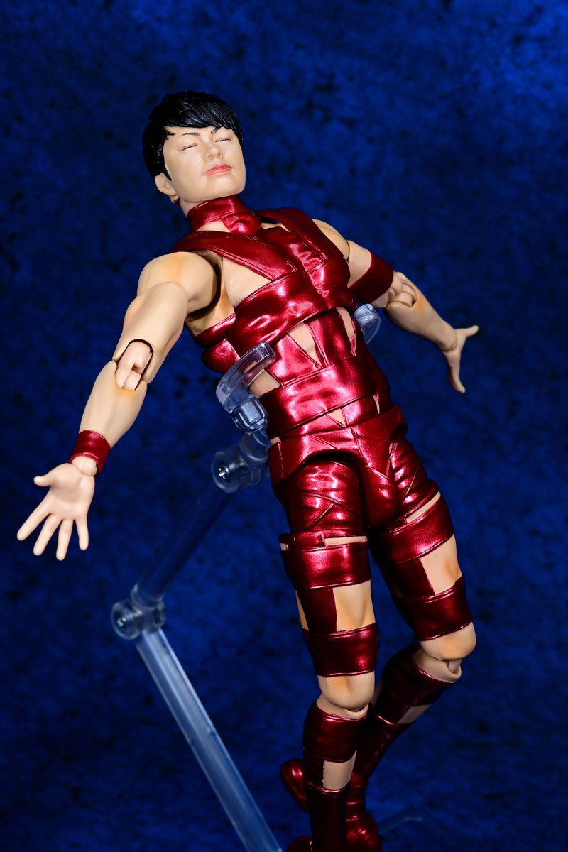 Model_Azumaudo's tweet image. 西川貴教が家にあると、ちょっと嫌なことがあっても「まあ家に帰れば西川貴教おるしな」ってなるし仕事でむかつく人に会っても「そんな口きいていいのか？私は自宅で西川貴教とよろしくやってる身だぞ」ってなれる。戦闘力を求められる現代社会において西川貴教と同棲することは有