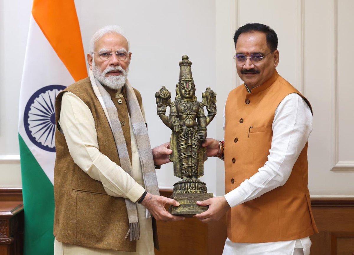 आज विश्व के सर्वाधिक लोकप्रिय नेता, भारत के राष्ट्रगौरव माननीय यशस्वी प्रधानमंत्री श्री <a href="/narendramodi/">Narendra Modi</a> जी से मुलाकात का सौभाग्य प्राप्त हुआ।

इस दौरान मैंने उन्हें बिहार में NDA की ऐतिहासिक व प्रचंड विजय के लिए हार्दिक शुभकामनाएँ प्रेषित कीं तथा उनका स्नेहिल आशीर्वाद प्राप्त किया।