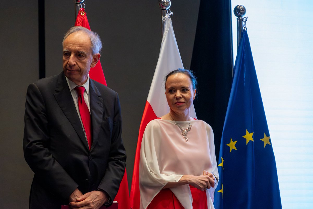 B_Szymanowska's tweet image. Honoured to celebrate Poland’s Independence Day in Jakarta together with the Minister W.T. Bartoszewski. We also commemorated the 70th anniversary of Poland-Indonesia diplomatic relations. 

Grateful to everyone who shared this meaningful moment with us. 🇵🇱🤝🇮🇩