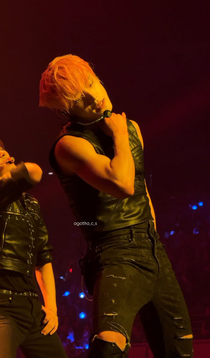 jiwoong’s duality👍🏻👍🏻👍🏻 #KIMJIWOONG #김지웅 #ZEROBASEONE #ZB1 #제로베이스원 #HEREANDNOW #ZB1inSG