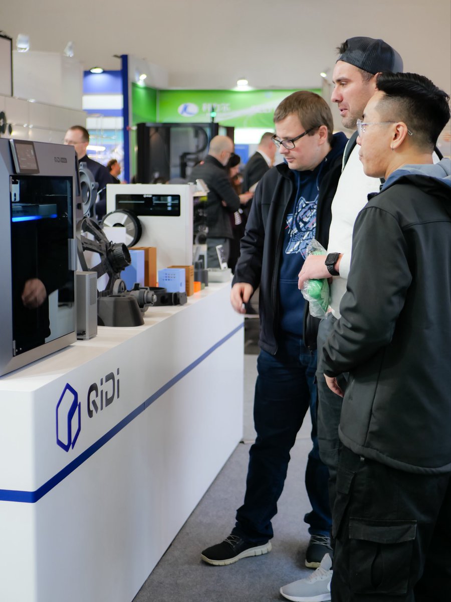 QIDI_3dprinter's tweet image. Formnext 2025 is on! Say hello at Hall 12.1, Booth C11. The Max4 is here waiting for you to try it out!
👉QIDI Max4: qidi3d.com/products/max4

#QIDI #QIDIMax4 #Formnext2025 #3DPrinting #3DPrinter