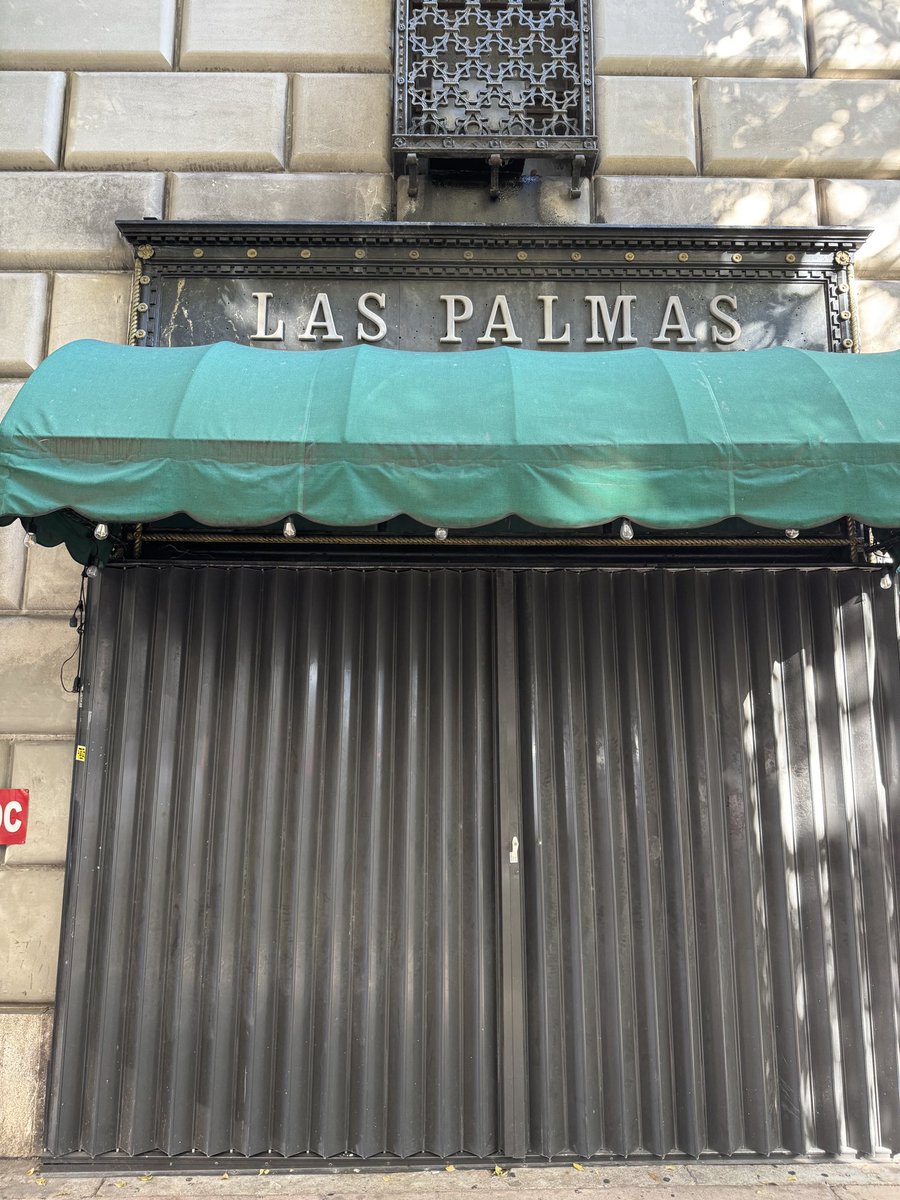 emranally's tweet photo. Opened in 1940 and serving millions of local customers and visitors, for 45 years Las Palmas closed Nov 14.
It was family run, comforting, fast and efficient, where you could enjoy an excellent café con leche, eggs and toast for $8.00. 

Why are all these special places closing? @OfficialJoelF  @BrianBandell #miami 
.