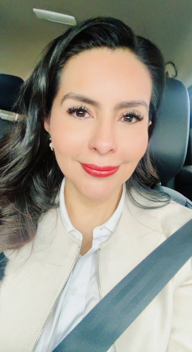 🌟”Una buena cabeza y un buẹn corazón son una combinación formidable.”
-Nelson Mandela-

📍Como no recordar a un icono en la defensa de los derechos humanos que sostuvo que el cambio real surge del compromiso con la justicia y la paz social
 #ArlenSiuMx 💜
#Democracia #Igualdad