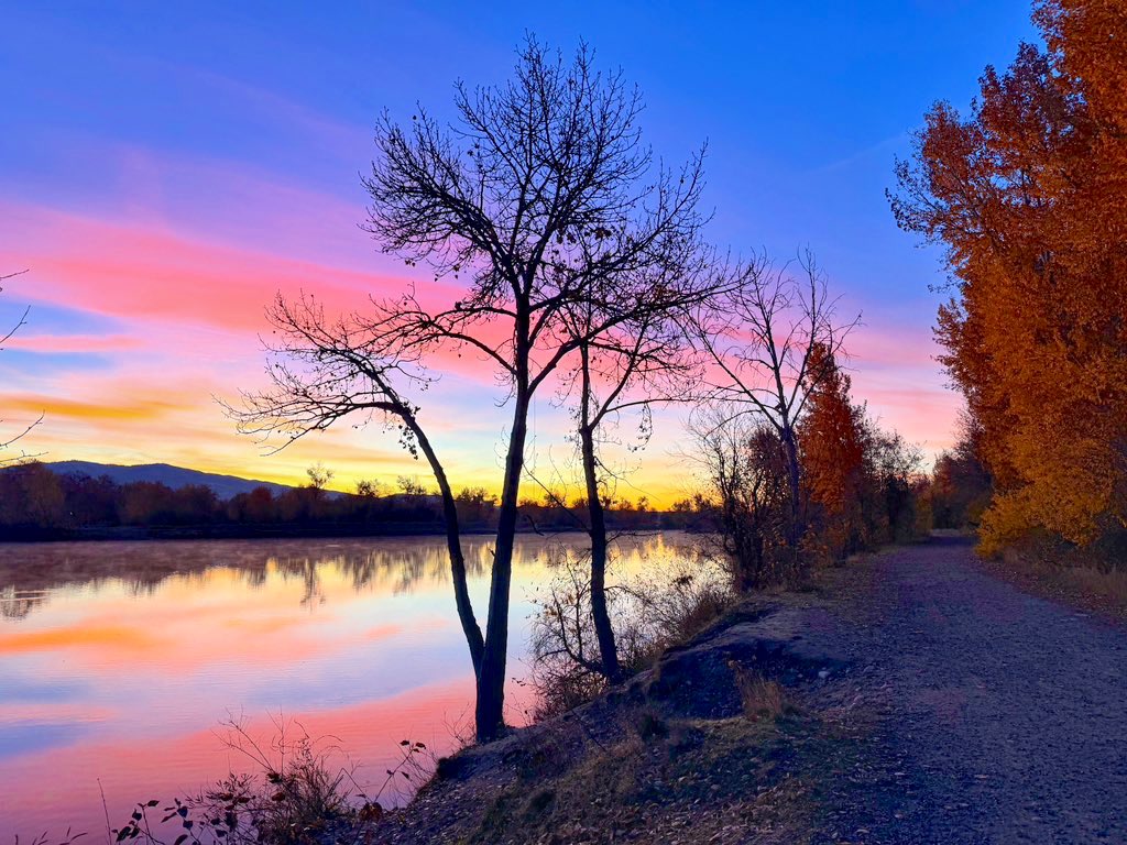 8ntmuch's tweet photo. It’s Trail Tuesday‼️

Share a picture you took of a trail or path you enjoy! 🏔️ https://t.co/yXEIgJ01gn