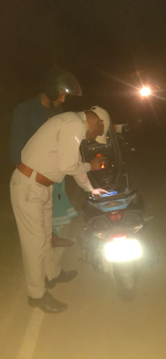 🚔 Continuous vehicle checks are being carried out across Kokrajhar to uphold peace, boost public safety, and deter unlawful activities.
<a href="/himantabiswa/">Himanta Biswa Sarma</a> <a href="/CMOfficeAssam/">Chief Minister Assam</a> <a href="/DGPAssamPolice/">DGP Assam</a> <a href="/assampolice/">Assam Police</a> <a href="/HardiSpeaks/">Hardi Singh</a>