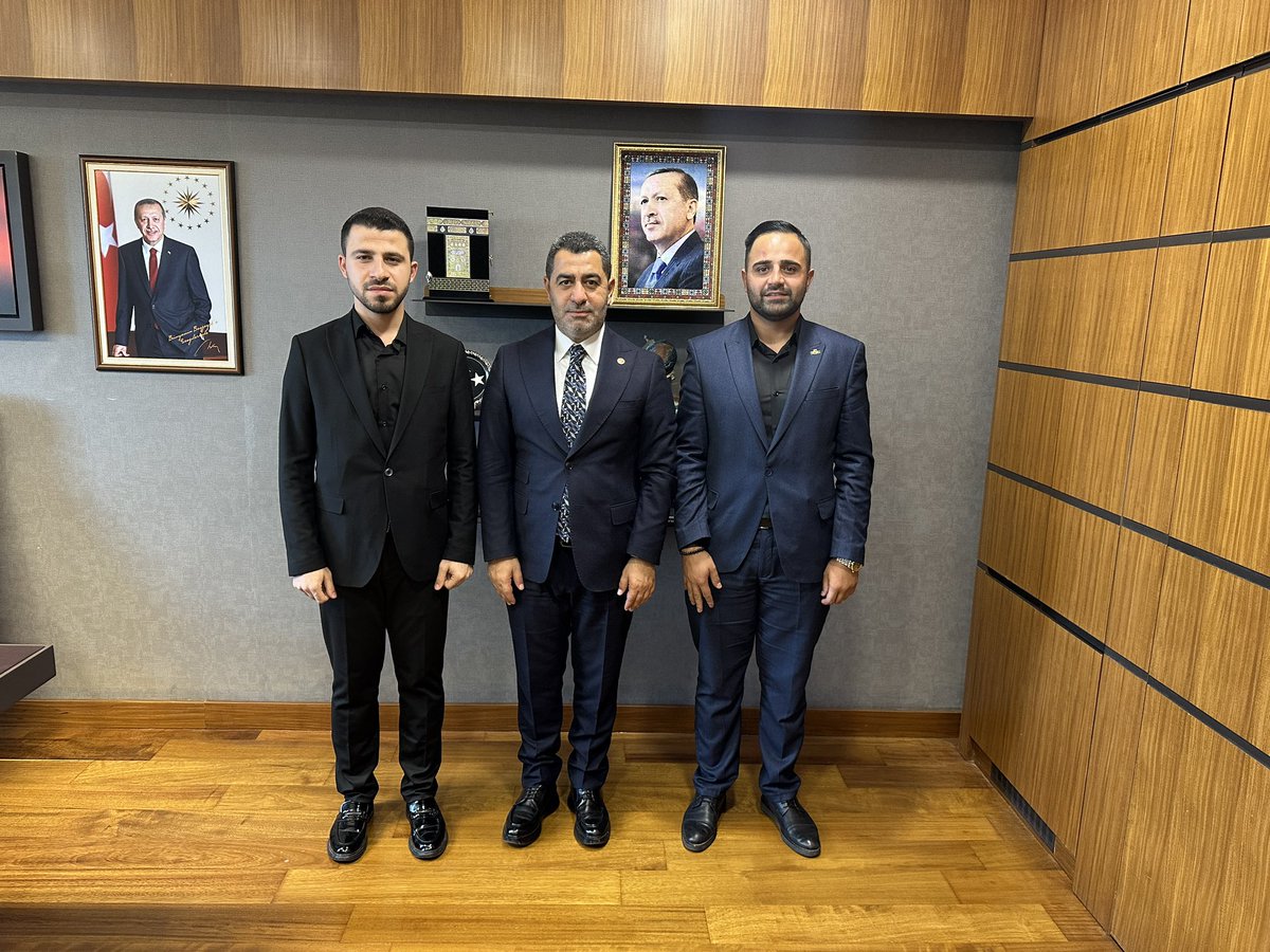BBozgeyik_27's tweet photo. TBMM 📍

Gaziantep İl Gençlik Kolları Başkan Yardımcısı Burak Bakar ve Gençlik Kolları İl Yönetim Kurulu Üyesi Abdullah Adıyaman ile bir araya geldik. 

Gençlik teşkilatımızın heyecanı ve enerjisiyle gurur duyuyoruz. https://t.co/EGarzR5PYO