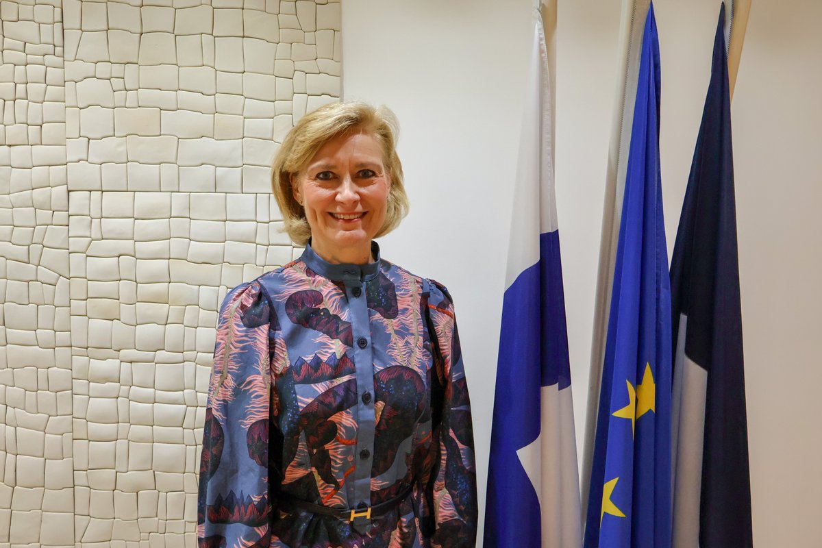 Kirsikka Lehto-Asikaisen suurlähettiläskausi Ranskassa on käynnistynyt vauhdikkaasti. Lue Lehto-Asikaisen ajatuksia ja tavoitteita suurlähettiläskaudelleen.  <a href="/klehtoa/">Kirsikka Lehto-Asikainen</a> #Finlande
ow.ly/yhji50Xszmh