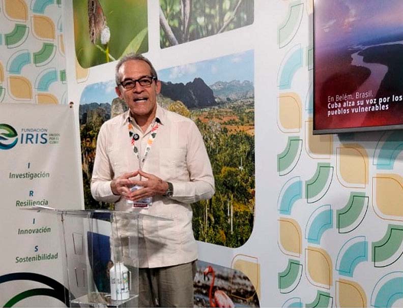 El bloqueo de EEUU🆚Cuba "es la dificultad mayor que enfrenta la política ambiental cubana porque limita el acceso a tecnología, fondos y comercio".

🗣️<a href="/ArmandoRguezB/">Armando</a>, ministro de <a href="/citmacuba/">Ministerio de Ciencia, Tecnología y Medio Ambiente</a>, en entrevista al periódico Inverta, en contexto de la COP30

🔗cubaminrex.cu/es/cuba-en-la-…