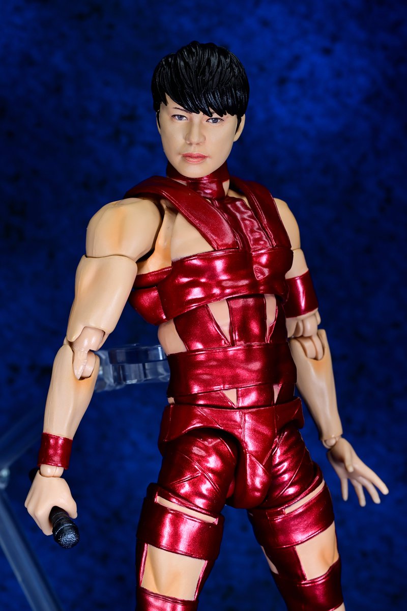 Model_Azumaudo's tweet image. S.H.Figuarts 西川貴教
サクサクと撮影。この手のフィギュア実は買うの初めて。思ったより動かしやすくて助かる。美プラの構造とよく似てるから経験が生きたか。手首のパーツが破損しそうで本当に怖い。
顔の造形と筋肉の造形がすごい。適当に構えるだけでなんか笑えるのずるい。
