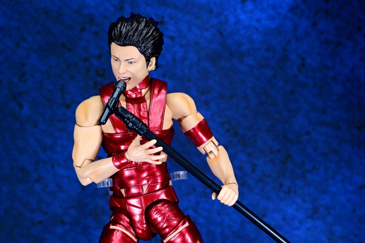 Model_Azumaudo's tweet image. S.H.Figuarts 西川貴教
サクサクと撮影。この手のフィギュア実は買うの初めて。思ったより動かしやすくて助かる。美プラの構造とよく似てるから経験が生きたか。手首のパーツが破損しそうで本当に怖い。
顔の造形と筋肉の造形がすごい。適当に構えるだけでなんか笑えるのずるい。